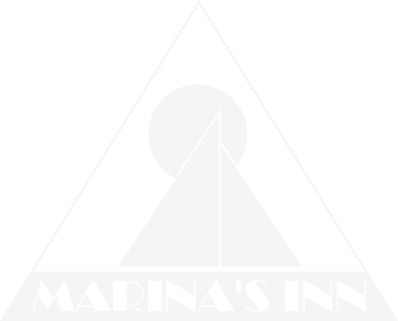Logotipo do Condomínio Marina's Inn, contendo uma representação do sol ao fundo de duas velas de embarcação.